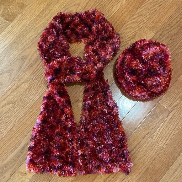 Eyelash Knit Hat and Scarf Set - Picture 8 of 12